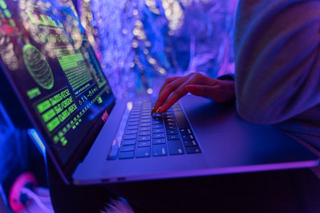 Understand how integrated threat containment strategies improve security posture, support compliance, and mitigate the impact of advanced threats.